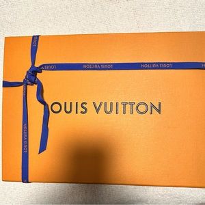 Brand New Pochete Metis